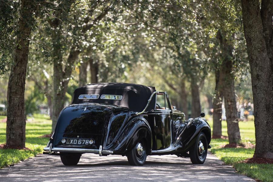  Bentley Mark VI Drophead Coupe by James Young 1948 года  (фото 10 из 15)
